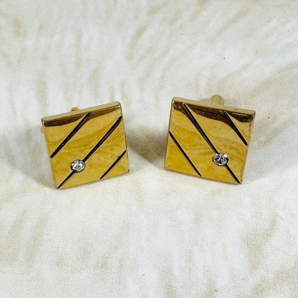 Mens Vintage SWANK gold square cufflinks with inset rhinestones.